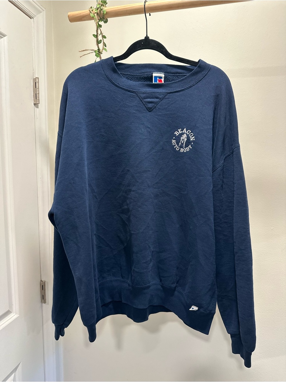 Men’s / Unisex XXL | Beacon Auto Body Vintage 90s Russell Athletic Crewneck